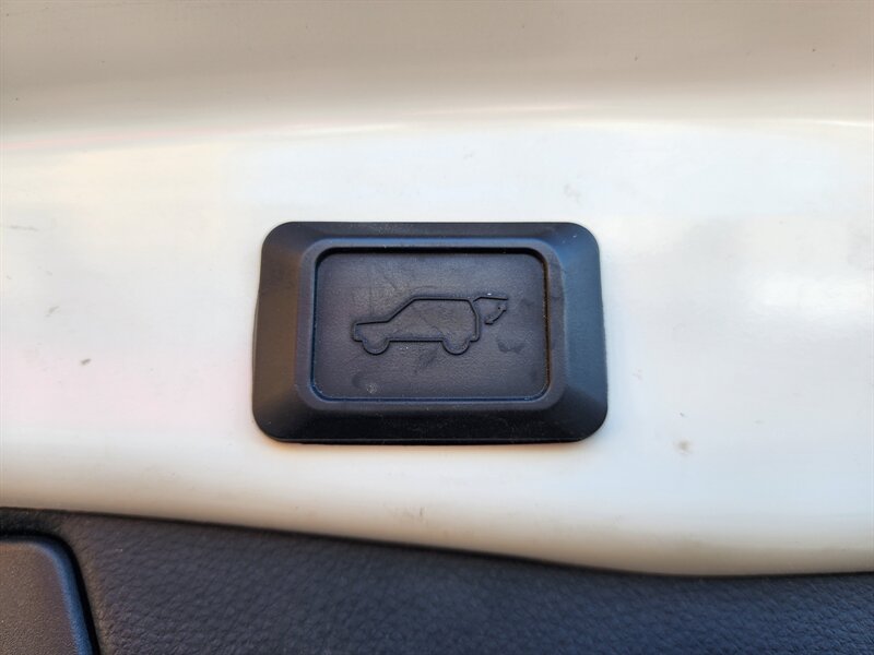 2019 Toyota RAV4 Limited - Photo 17 - Fountain Hills, AZ 85268