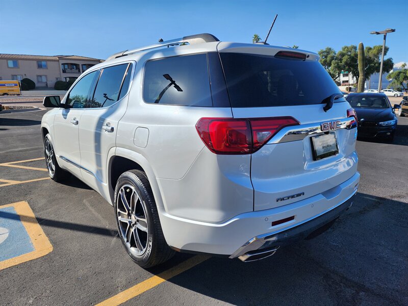 2017 Gmc Acadia Denali photo 3