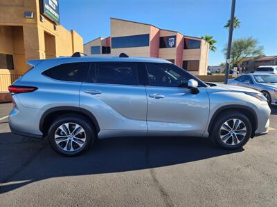 2022 Toyota Highlander XLE - Photo 2 - Fountain Hills, AZ 85268