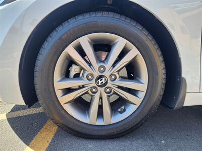 2018 Hyundai Elantra SEL   - Photo 13 - Fountain Hills, AZ 85268