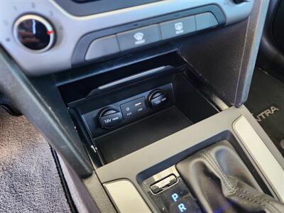 2018 Hyundai Elantra SEL   - Photo 41 - Fountain Hills, AZ 85268
