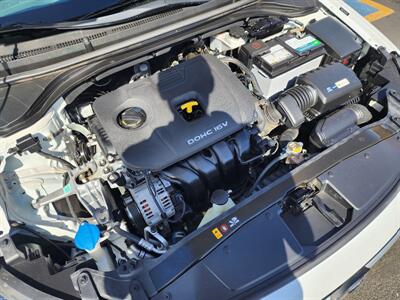 2018 Hyundai Elantra SEL   - Photo 10 - Fountain Hills, AZ 85268