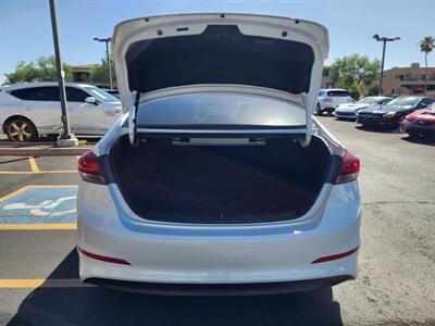 2018 Hyundai Elantra SEL   - Photo 11 - Fountain Hills, AZ 85268