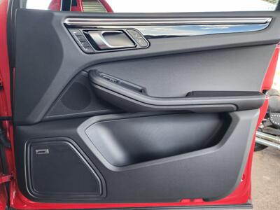 2024 Porsche Macan   - Photo 56 - Fountain Hills, AZ 85268