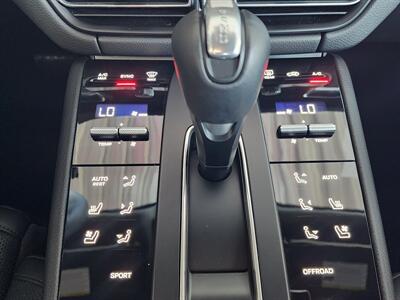 2024 Porsche Macan   - Photo 45 - Fountain Hills, AZ 85268