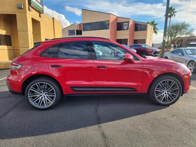 2024 Porsche Macan   - Photo 2 - Fountain Hills, AZ 85268