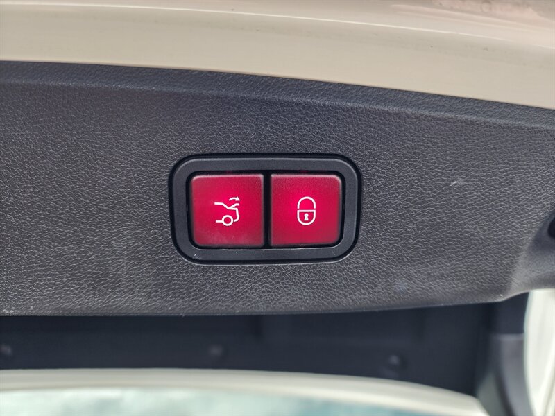 2014 Mercedes-Benz E350 Sport - Photo 17 - Fountain Hills, AZ 85268