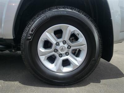 2021 Toyota 4Runner SR5   - Photo 19 - Fountain Hills, AZ 85268
