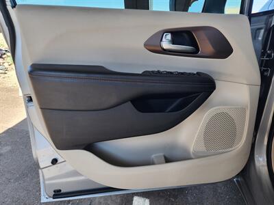 2018 Chrysler Pacifica Touring L Plus   - Photo 20 - Fountain Hills, AZ 85268