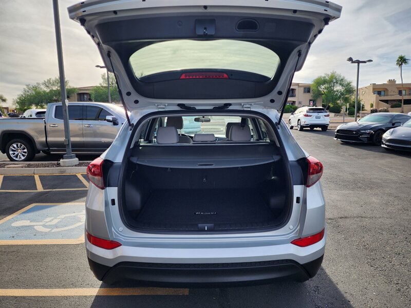 2017 Hyundai Tucson SE - Photo 13 - Fountain Hills, AZ 85268