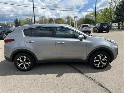 2022 Kia Sportage LX   - Photo 2 - Clearfield, UT 84015