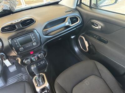 2015 Jeep Renegade Latitude   - Photo 15 - Clearfield, UT 84015