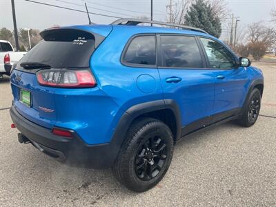 2019 Jeep Cherokee Trailhawk   - Photo 3 - Clearfield, UT 84015