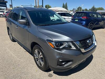 2020 Nissan Pathfinder S  