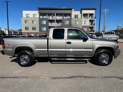 2000 GMC Sierra 2500 SLE   - Photo 2 - Clearfield, UT 84015