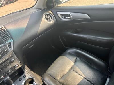 2020 Nissan Pathfinder SL Premium   - Photo 17 - Clearfield, UT 84015