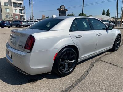 2021 Chrysler 300 Series S V6   - Photo 3 - Clearfield, UT 84015