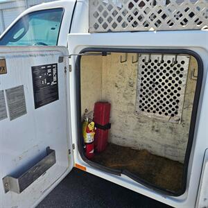 2006 Ford F-450   - Photo 11 - West Haven, UT 84401