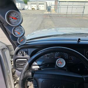 2001 Dodge Ram 2500 SLT Plus   - Photo 16 - West Haven, UT 84401