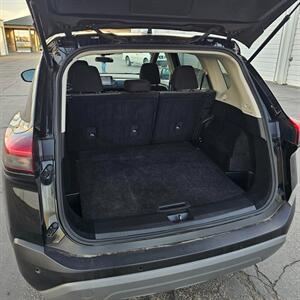 2021 Nissan Rogue SV   - Photo 15 - West Haven, UT 84401