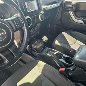 2017 Jeep Wrangler Unlimited Sahara   - Photo 10 - West Haven, UT 84401