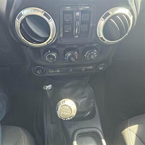 2017 Jeep Wrangler Unlimited Sahara   - Photo 11 - West Haven, UT 84401