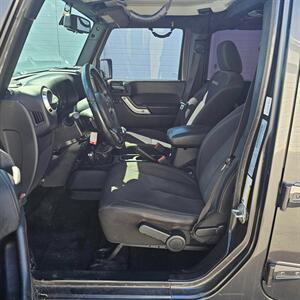 2017 Jeep Wrangler Unlimited Sahara   - Photo 12 - West Haven, UT 84401