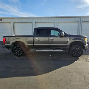 2017 Ford F-250 Super Duty Lariat   - Photo 2 - West Haven, UT 84401