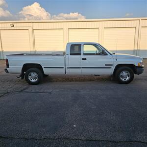 1999 Dodge Ram 2500 Laramie SLT   - Photo 2 - West Haven, UT 84401