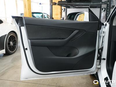 2021 Tesla Model Y Standard Range   - Photo 10 - Lynnwood, WA 98036