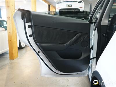 2021 Tesla Model Y Long Range   - Photo 17 - Lynnwood, WA 98036