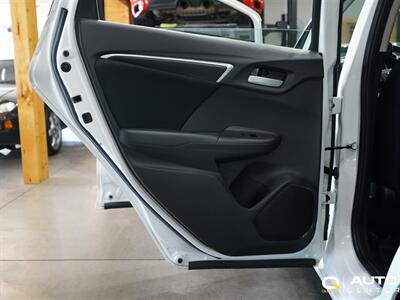 2019 Honda Fit LX   - Photo 8 - Lynnwood, WA 98036
