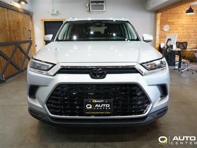 2025 Toyota Grand Highlander XLE   - Photo 2 - Lynnwood, WA 98036