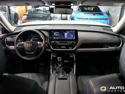 2025 Toyota Grand Highlander XLE   - Photo 14 - Lynnwood, WA 98036