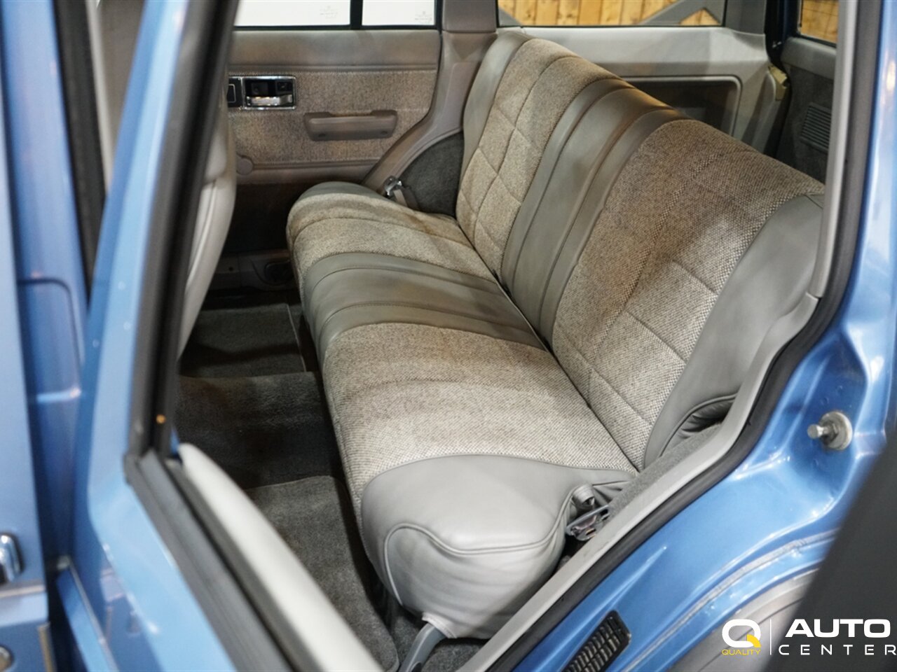 1989 Jeep Cherokee Laredo - Photo 44 - Lynnwood, WA 98036