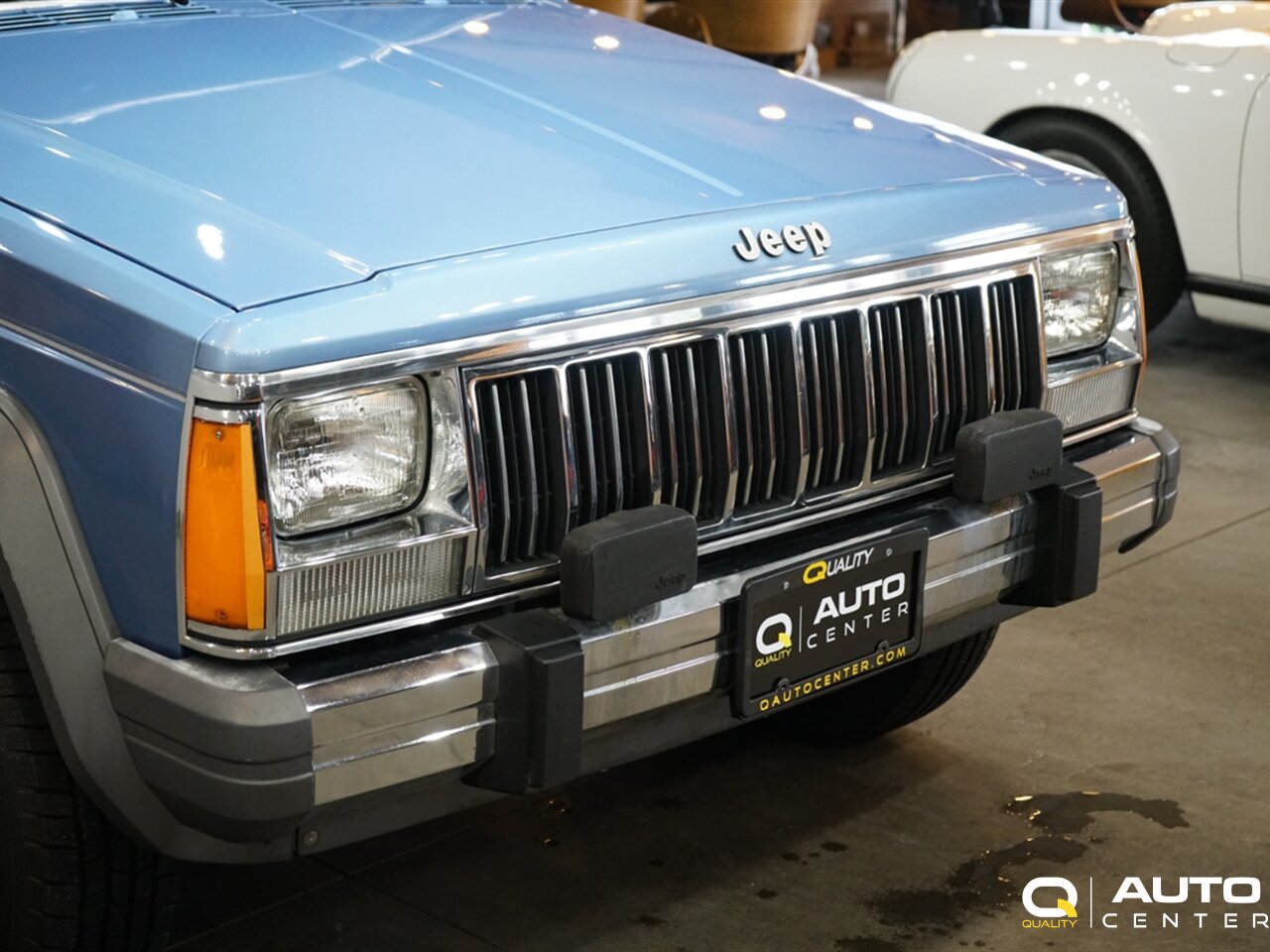 1989 Jeep Cherokee Laredo - Photo 4 - Lynnwood, WA 98036