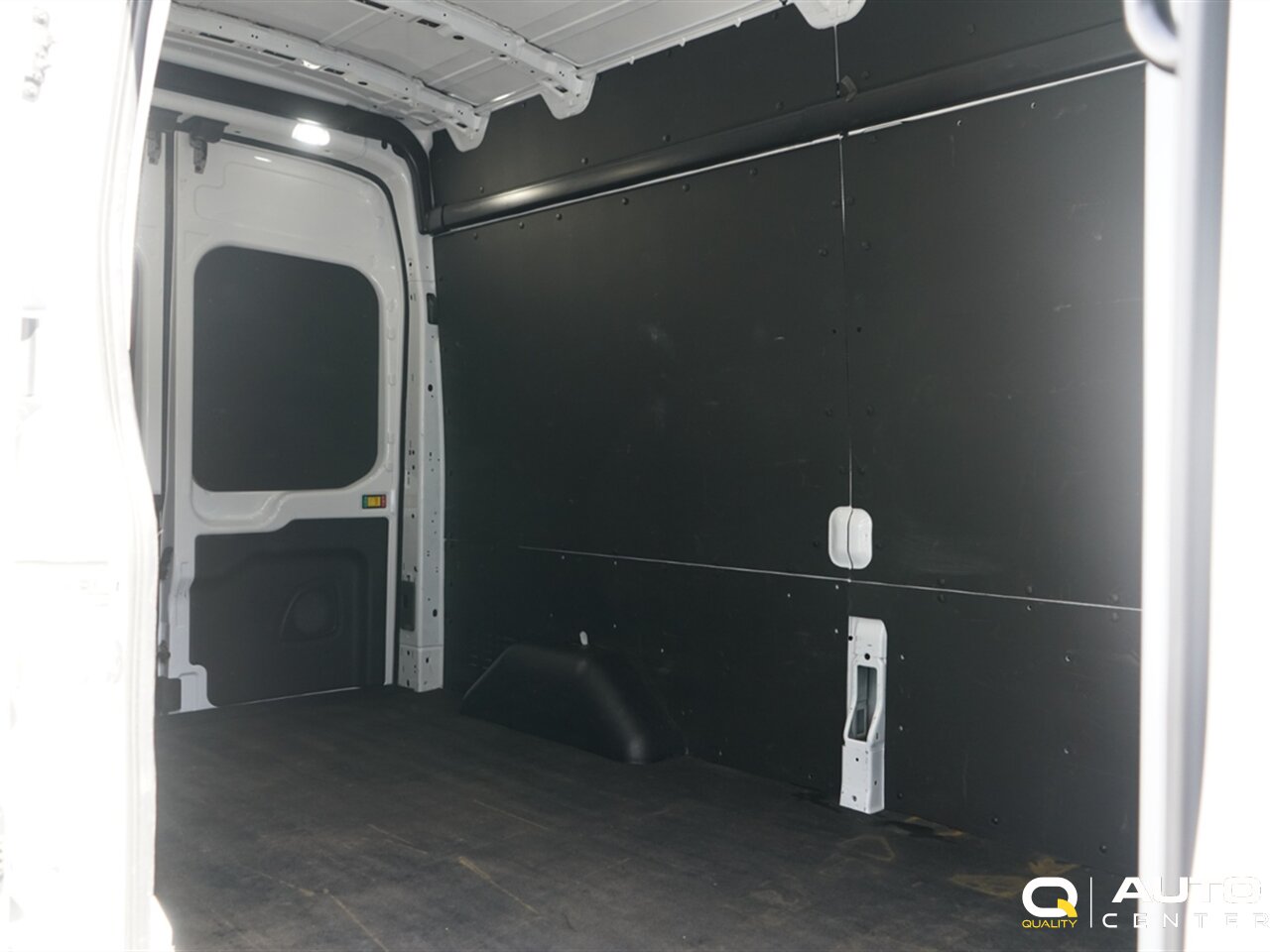 2024 Ford Transit - Photo 4 - Lynnwood, WA 98036