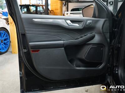 2022 Ford Escape Hybrid Titanium   - Photo 11 - Lynnwood, WA 98036