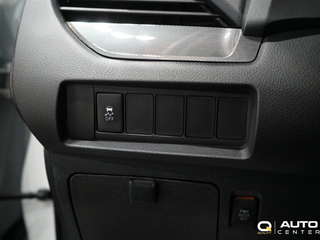 2018 Toyota Sienna SE Premium 8 Passenger - Photo 31 - Lynnwood, WA 98036