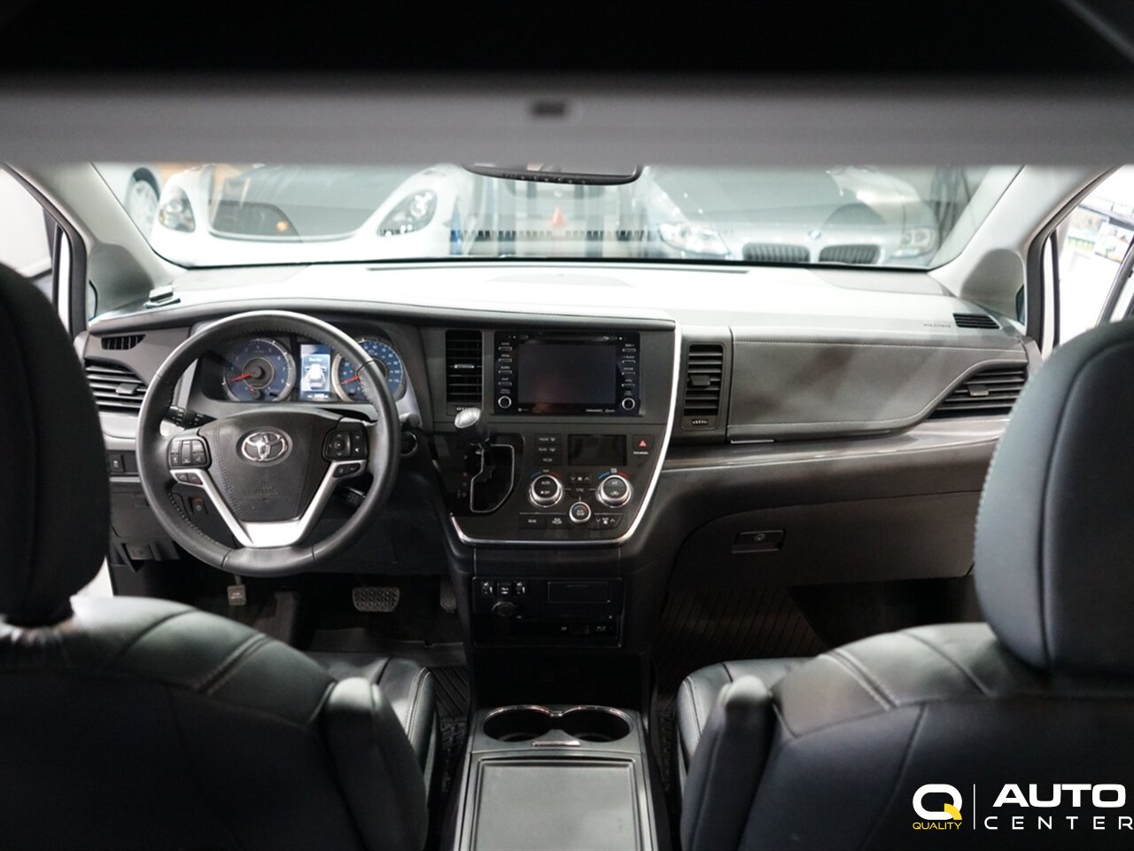 2018 Toyota Sienna SE Premium 8 Passenger - Photo 23 - Lynnwood, WA 98036