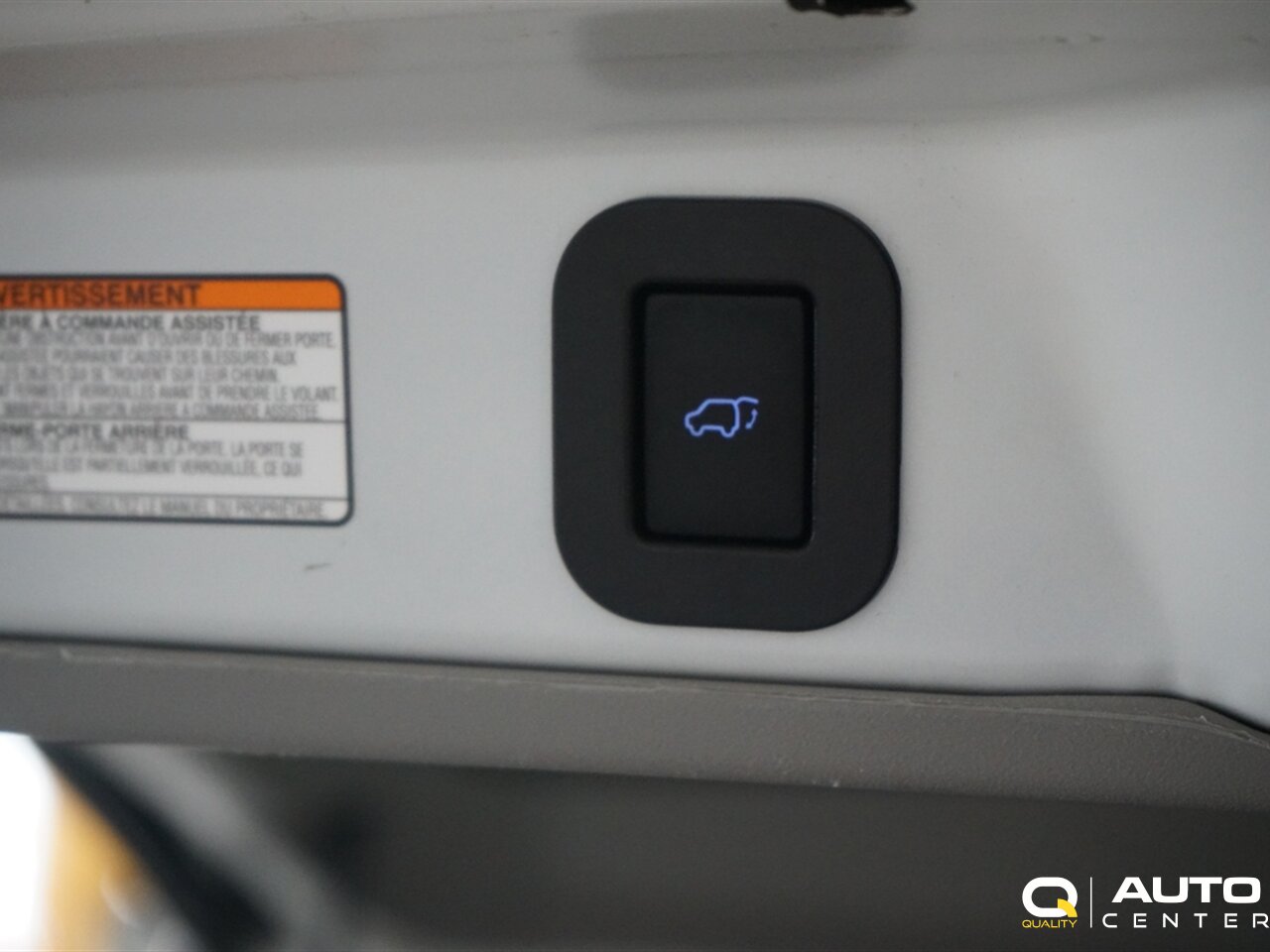 2018 Toyota Sienna SE Premium 8 Passenger - Photo 48 - Lynnwood, WA 98036