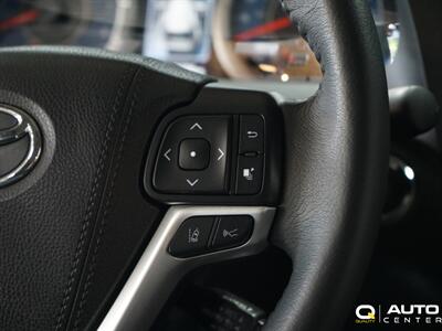 2018 Toyota Sienna SE Premium 8 Passenger   - Photo 26 - Lynnwood, WA 98036