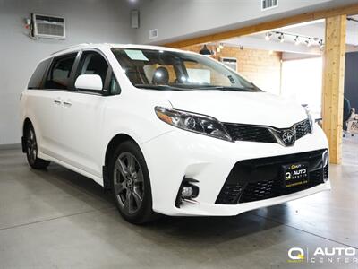 2018 Toyota Sienna SE Premium 8 Passenger   - Photo 3 - Lynnwood, WA 98036