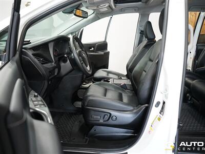 2018 Toyota Sienna SE Premium 8 Passenger   - Photo 18 - Lynnwood, WA 98036