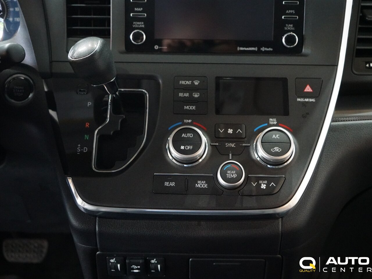 2018 Toyota Sienna SE Premium 8 Passenger - Photo 28 - Lynnwood, WA 98036