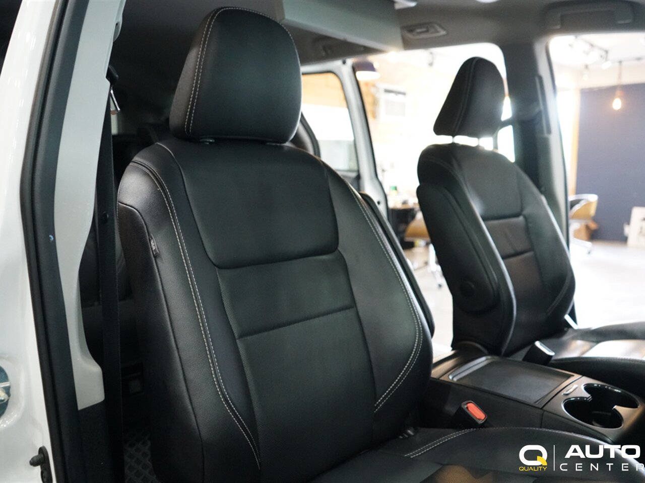 2018 Toyota Sienna SE Premium 8 Passenger - Photo 20 - Lynnwood, WA 98036