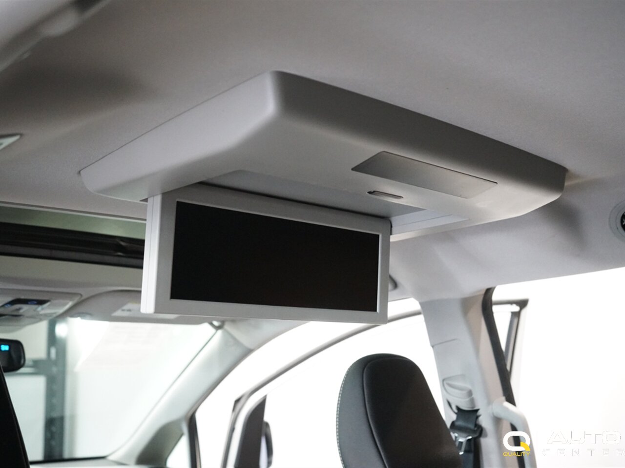 2018 Toyota Sienna SE Premium 8 Passenger - Photo 40 - Lynnwood, WA 98036