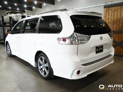 2018 Toyota Sienna SE Premium 8 Passenger   - Photo 5 - Lynnwood, WA 98036
