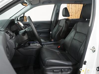 2020 Honda Pilot Touring 8 Passenger   - Photo 26 - Lynnwood, WA 98036