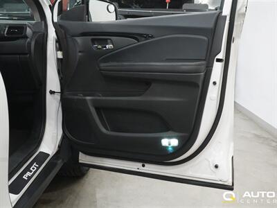 2020 Honda Pilot Touring 8 Passenger   - Photo 20 - Lynnwood, WA 98036